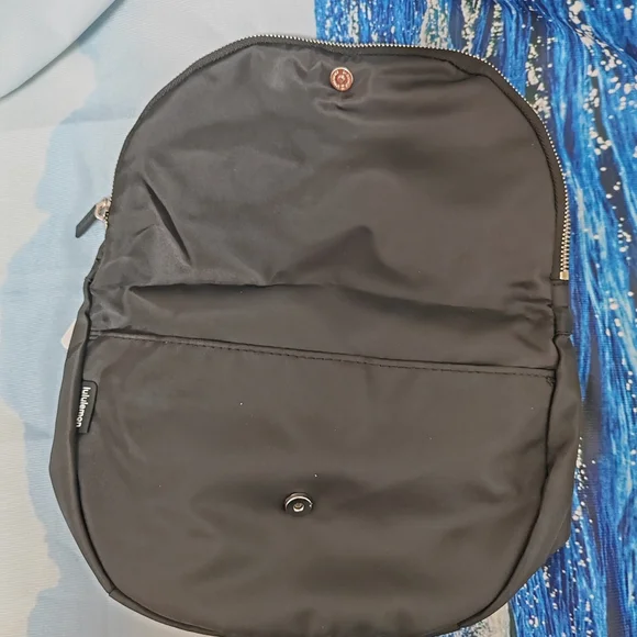 Lululemon All Night Festival Bag 5L silver - Picture 5 of 6